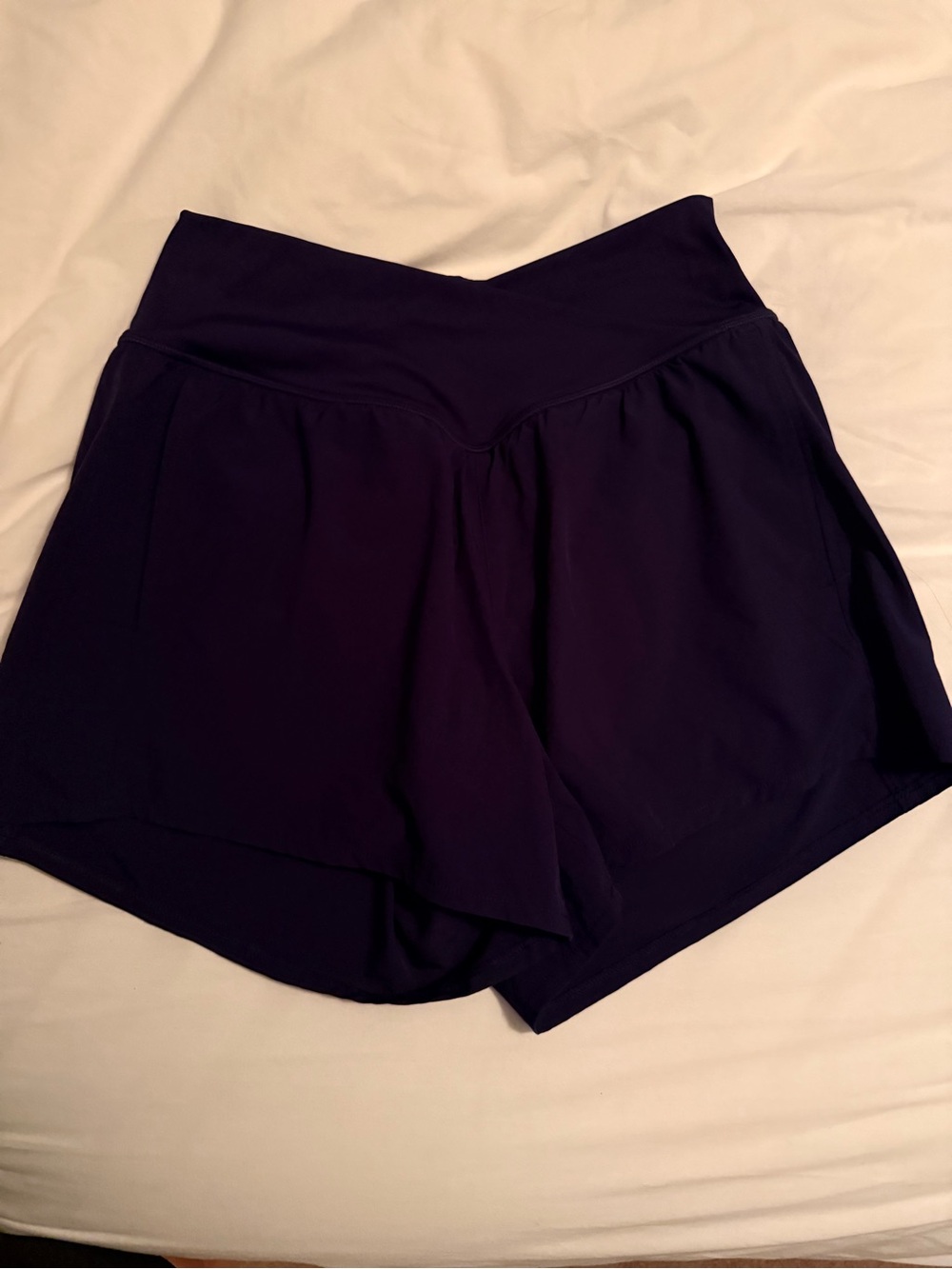 HALARA High-Waist V-Band Athletic Shorts - Black